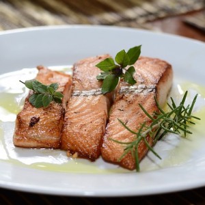 Healthy Dinner Idea: Salmon with Tarragon Mayo