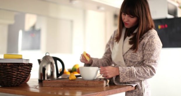 VIDEO: 9 Benefits of Warm Water and Lemon In The Morning