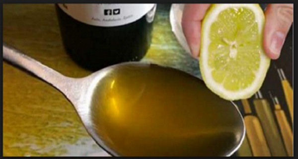 If You Mix One Lemon With One Tablespoon of Olive Oil, You Will Get Amazing Remedy