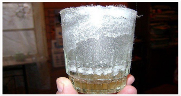 Use a Glass of Water to Detect Negative Energy in Your Home