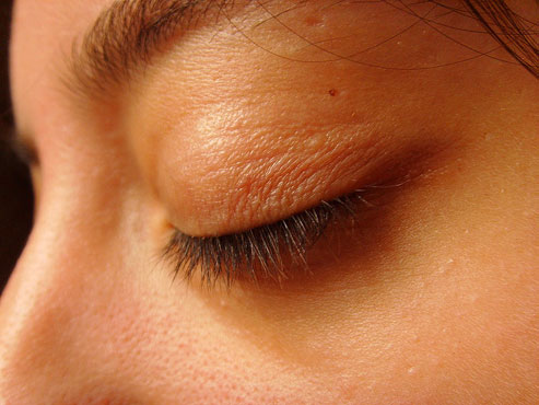 Your Eyelid Is Flickering? Read What This Means!