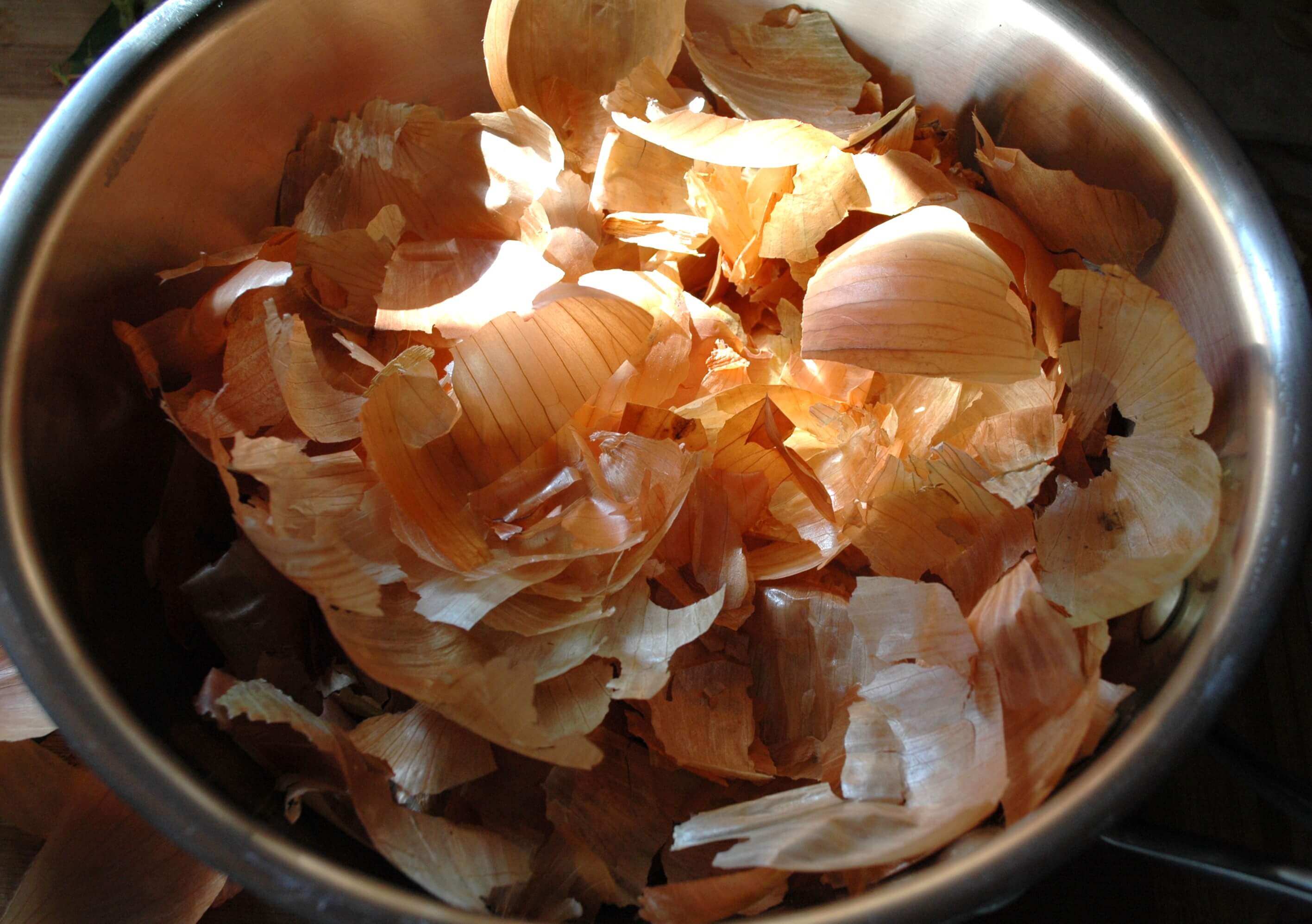 Do Not Throw Away Onion Skin! Use It for These Health Problems